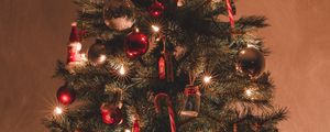 Preview wallpaper christmas tree, decorations, garlands, christmas, new year, holiday