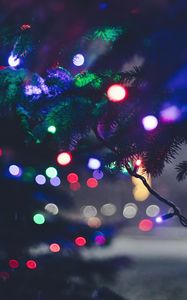 Preview wallpaper christmas tree, garland, lights, glare, new year, christmas