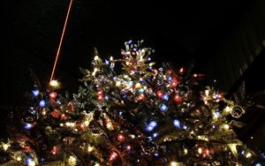 Preview wallpaper christmas tree, garland, new year, christmas, lights