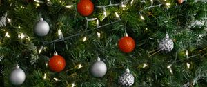 Preview wallpaper christmas tree, garlands, decorations, new year, christmas, holiday