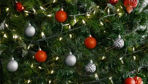 Preview wallpaper christmas tree, garlands, decorations, new year, christmas, holiday