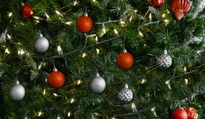 Preview wallpaper christmas tree, garlands, decorations, new year, christmas, holiday