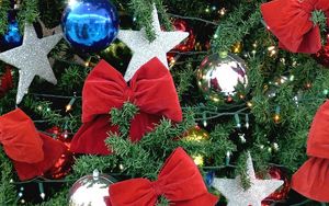 Preview wallpaper christmas tree, garlands, toys, bows, holiday, new year