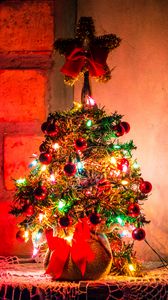Preview wallpaper christmas tree, new year, christmas, decoration, garlands