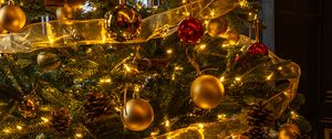 Preview wallpaper christmas tree, new year, decorations, balls, gold, red, holiday