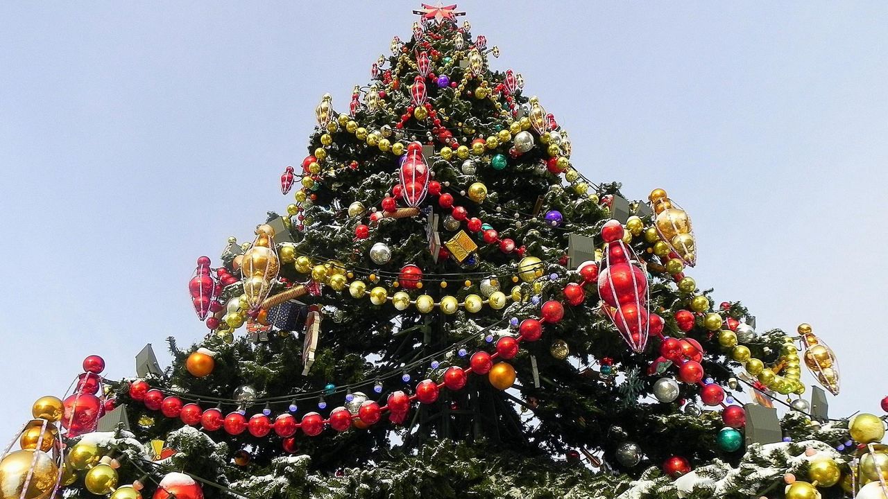 Wallpaper christmas tree, new year, holiday, ornaments, snow