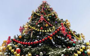 Preview wallpaper christmas tree, new year, holiday, ornaments, snow