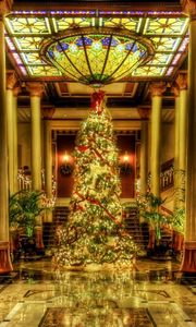 Preview wallpaper christmas tree, ornaments, garlands, hall, columns