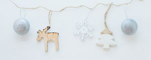 Preview wallpaper christmas tree, snowflake, ball, white, new year, christmas
