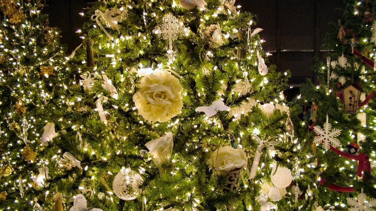 Wallpaper christmas trees, ornaments, garland, snowflakes, holiday
