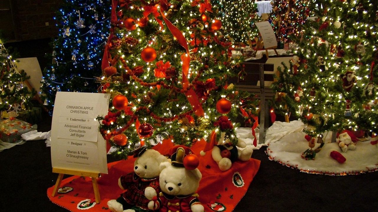 Wallpaper christmas trees, ornaments, shop, garlands, toys, teddy bear