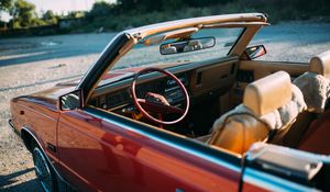 Preview wallpaper chrysler, car, red, steering wheel, salon, retro