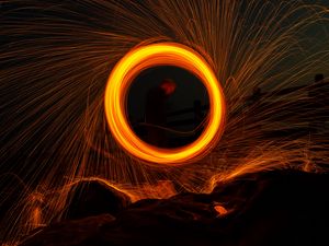 Preview wallpaper circle, sparks, freezelight, long exposure, silhouette, dark