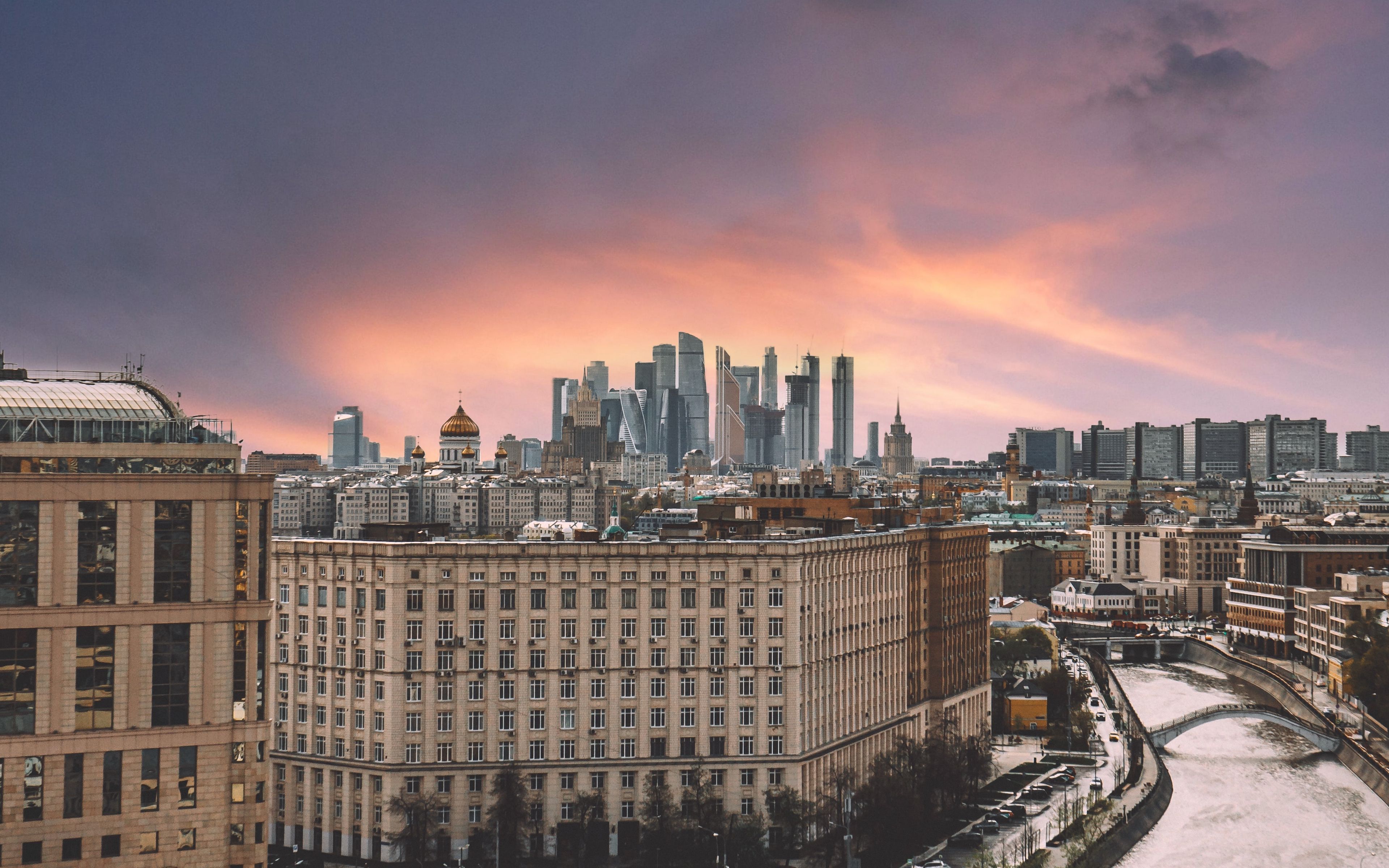 Moscow 4. Москва City 4k. Москва обои. Здания Москвы 2048x1152. Москва 4к.