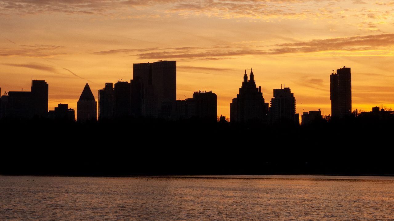 Wallpaper city, buildings, silhouettes, water, twilight, dark