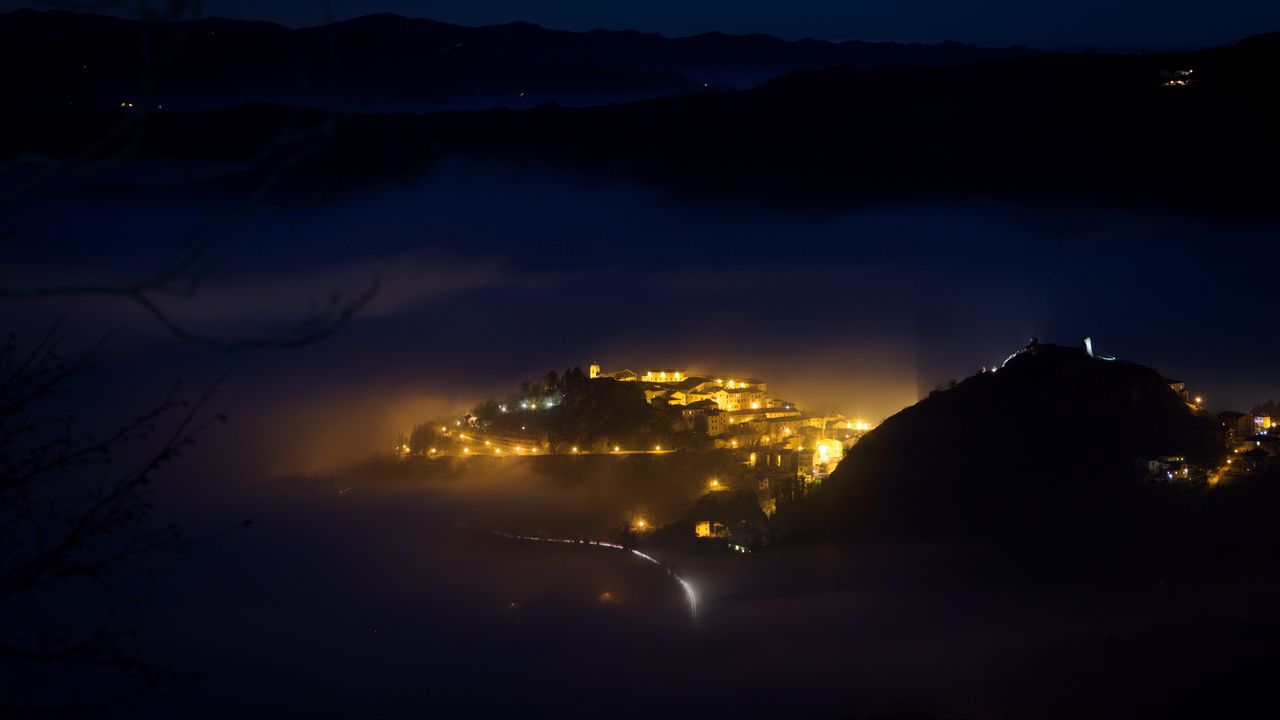 Wallpaper city, night, fog, light, mountains, rimini, italy