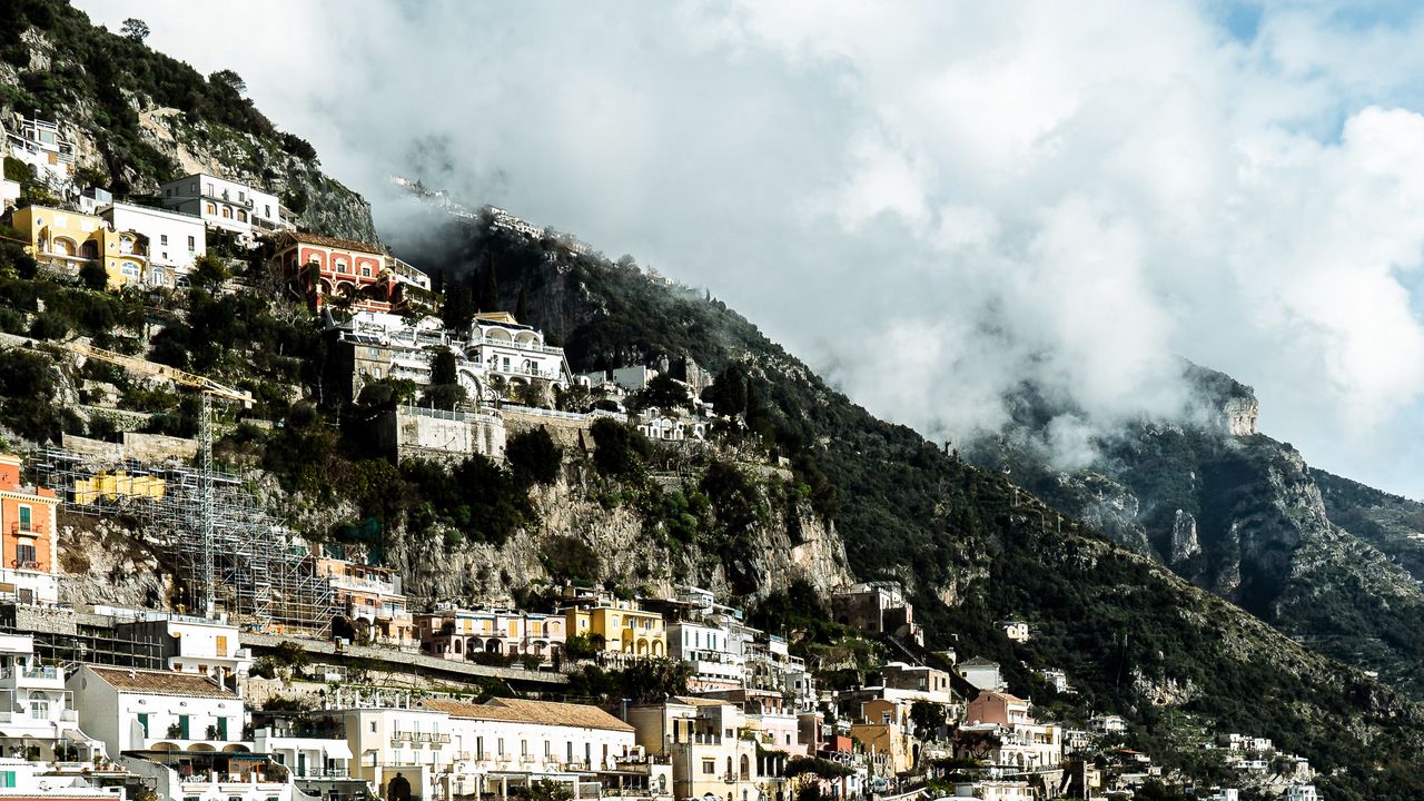 Wallpaper city, slope, houses, fog