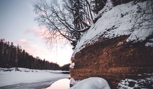 Preview wallpaper cliff, lake, trees, snow, winter, landscape