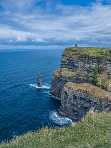 Preview wallpaper cliff, rock, sea, horizon, grass