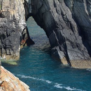 Preview wallpaper cliff, rocks, sea