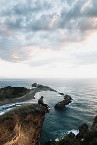 Preview wallpaper cliff, sea, alone, solitude, new zealand