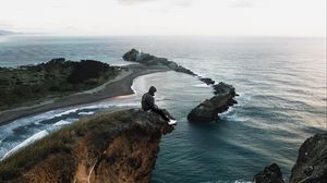 Preview wallpaper cliff, sea, alone, solitude, new zealand