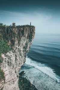 Preview wallpaper cliff, silhouette, sea, waves, nature