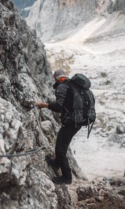 Preview wallpaper climber, man, equipment, rocks