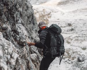 Preview wallpaper climber, man, equipment, rocks