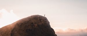 Preview wallpaper clipping, silhouette, loneliness, high, steep