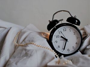 Preview wallpaper clock, alarm clock, morning