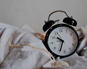 Preview wallpaper clock, alarm clock, morning