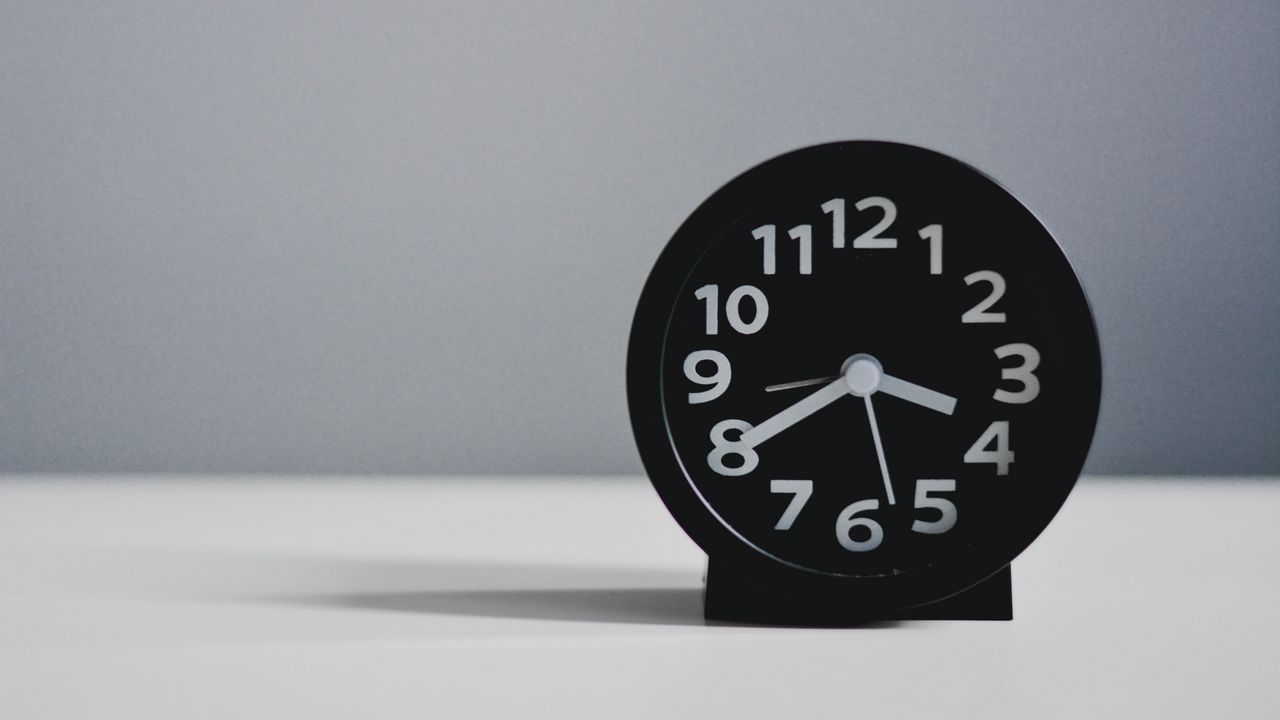 Wallpaper clock, alarm clock, time, numbers, white