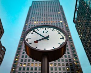 Preview wallpaper clock, building, skyscraper, city