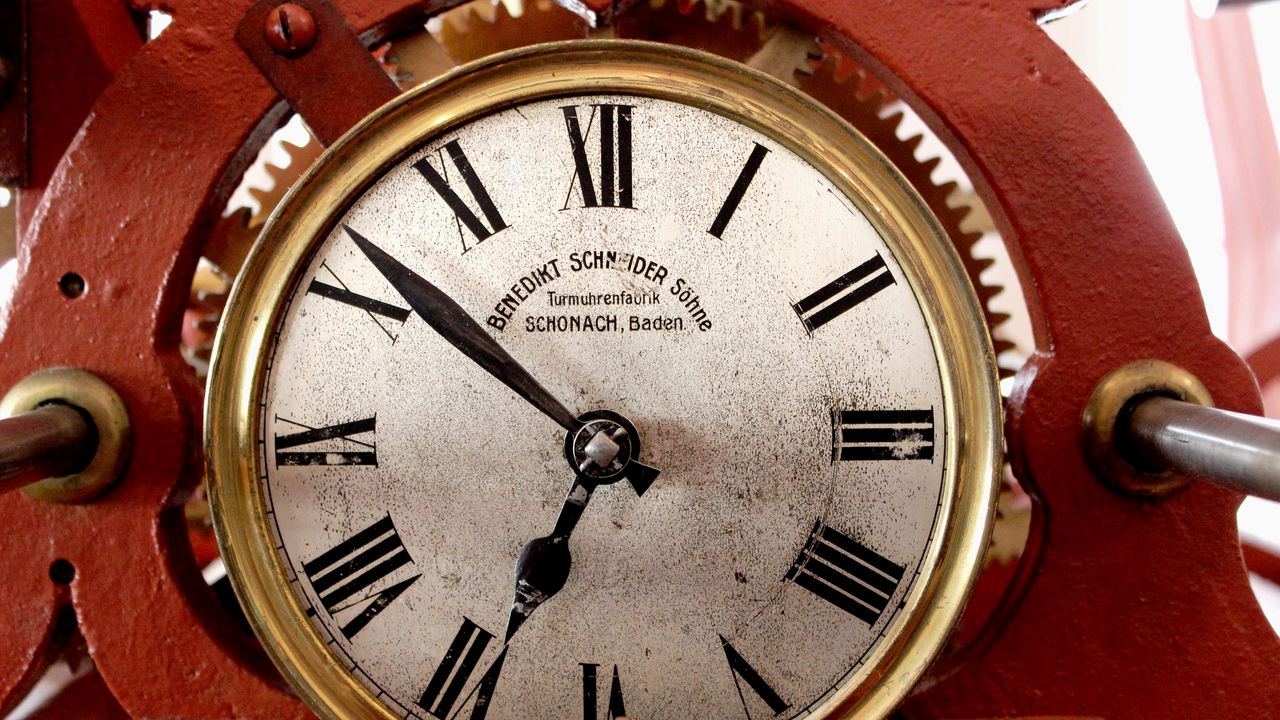 Wallpaper clock, clock face, roman numerals