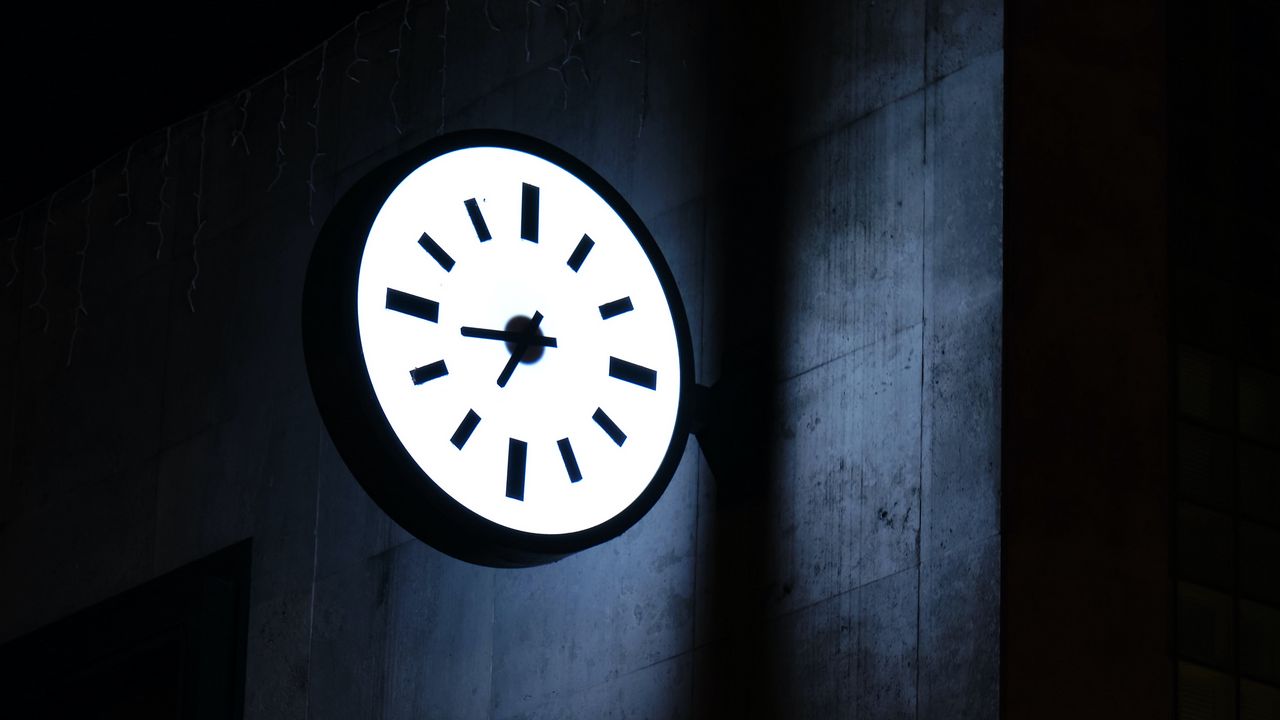 Wallpaper clock, dial, backlight, building, dark
