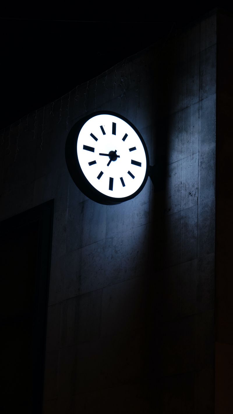 Download wallpaper 800x1420 clock dial backlight building dark iphone  se5s5c5 for parallax hd background