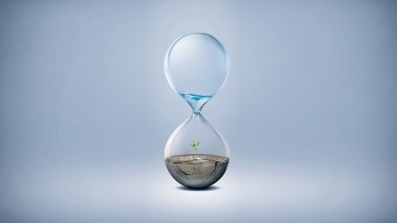 Wallpaper clock, glass, water, drop, plant, land