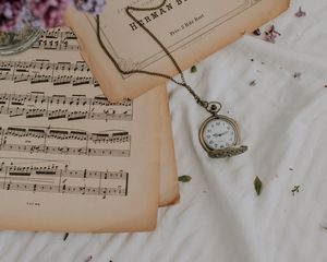 Preview wallpaper clock, lilac, flowers, notes