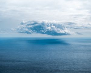 Preview wallpaper cloud, horizon, sea, sky, porous
