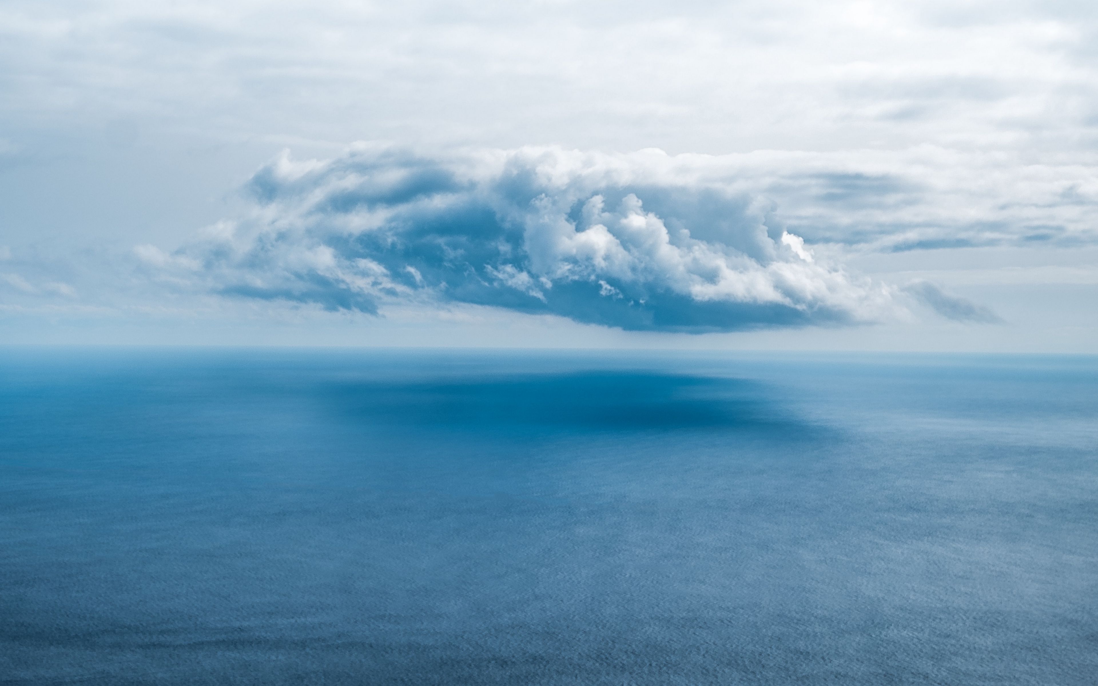 Белые облака над морем. TOKYOMILK Sea and Sky.