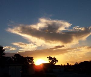 Preview wallpaper clouds, decline, sky, sun, evening