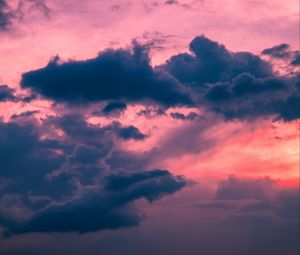 Preview wallpaper clouds, evening, sunset, sky, pink