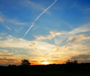 Preview wallpaper clouds, evening, traces, sky, horizon