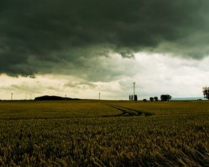 Preview wallpaper clouds, field, gloomy, sky, gray