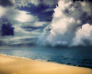 Preview wallpaper clouds, fluffy, volume, massive, sea, coast