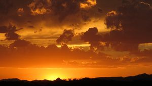 Preview wallpaper clouds, horizon, sunset, sky, cloudy