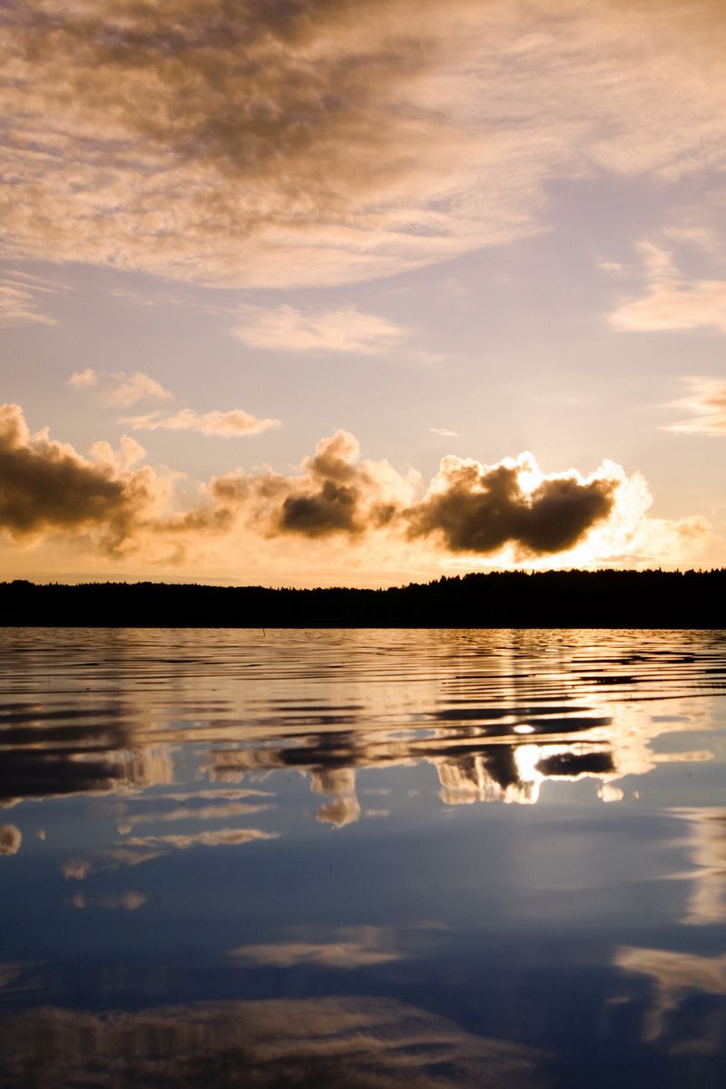 download-wallpaper-800x1200-clouds-lungs-sky-reflection-lake