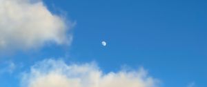 Preview wallpaper clouds, moon, sky, blue