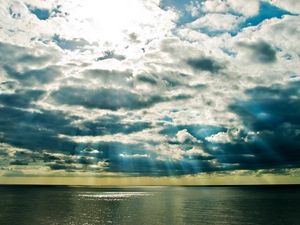 Preview wallpaper clouds, sea, beams, sun, light, colors